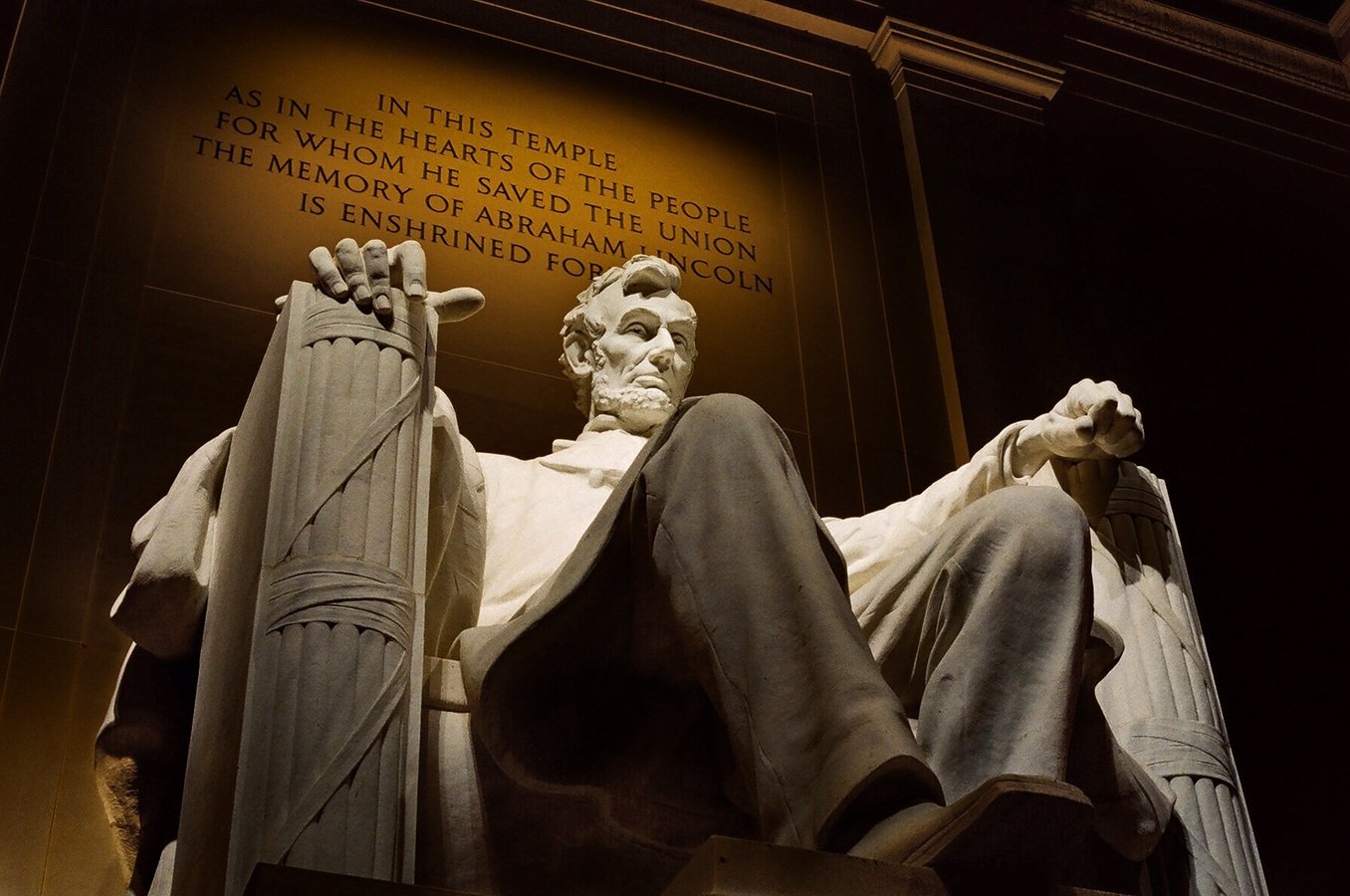 Lets make <em>America</em> great <sup>again</sup>-the course of Western Civilization